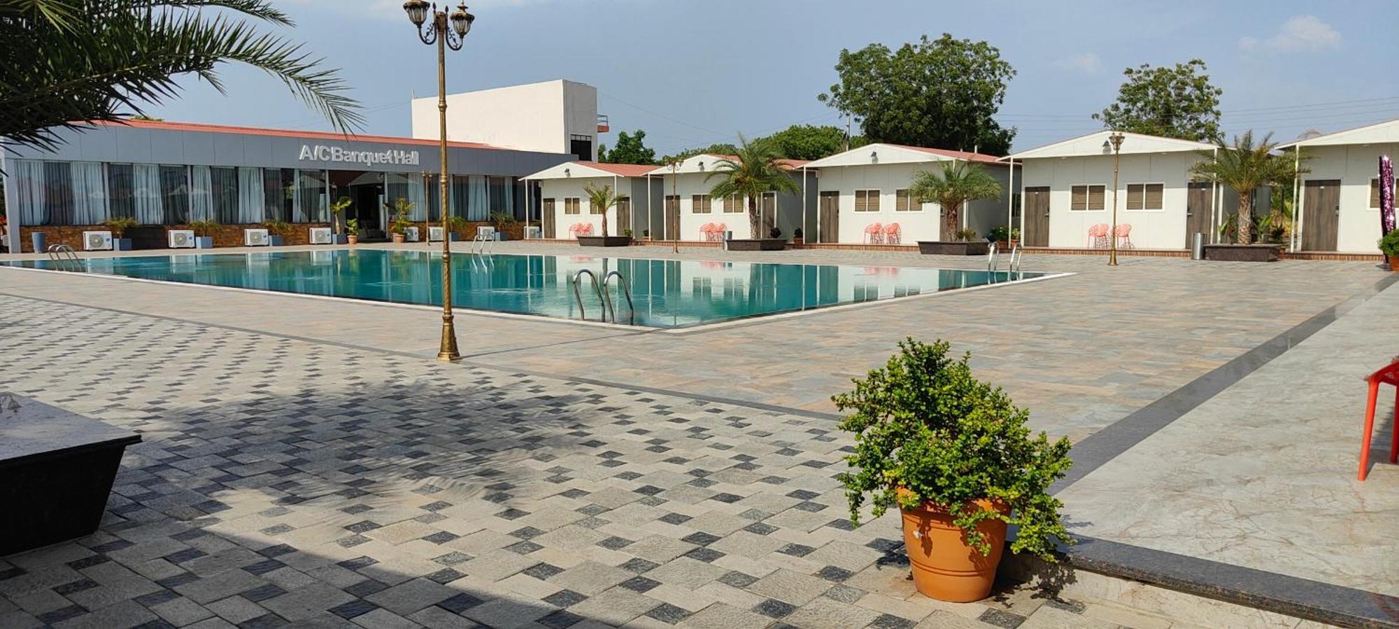 Vss Lawns & Resorts Llp Shahada Exteriér fotografie