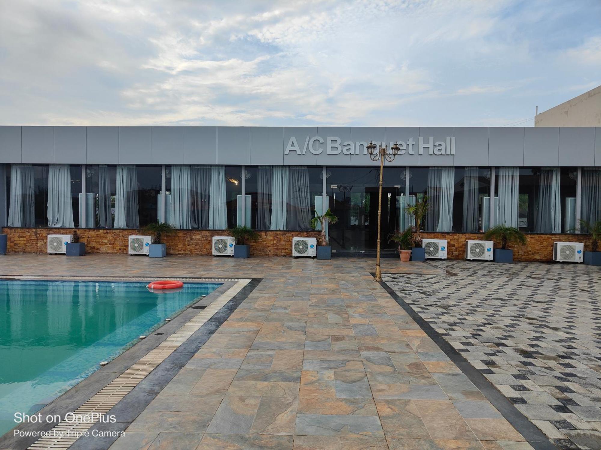 Vss Lawns & Resorts Llp Shahada Exteriér fotografie
