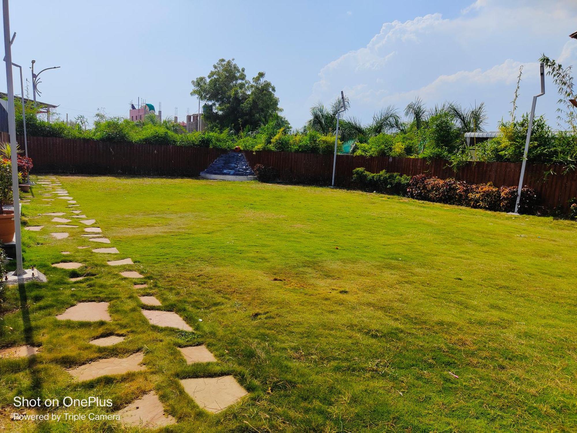 Vss Lawns & Resorts Llp Shahada Exteriér fotografie